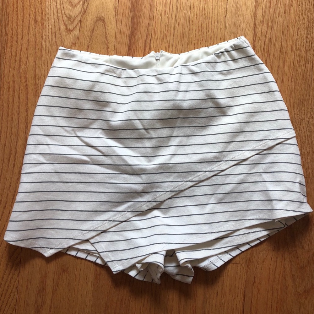 Lulus striped skort